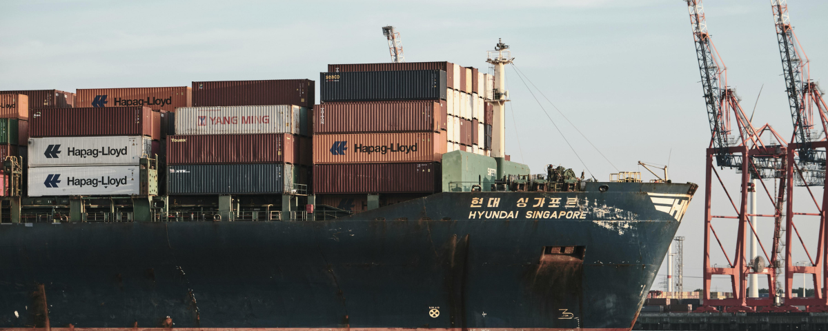 Picture of a cargo ship at Singapore port signifying Singapore export. pic credit: Bastion Struck Pexels.