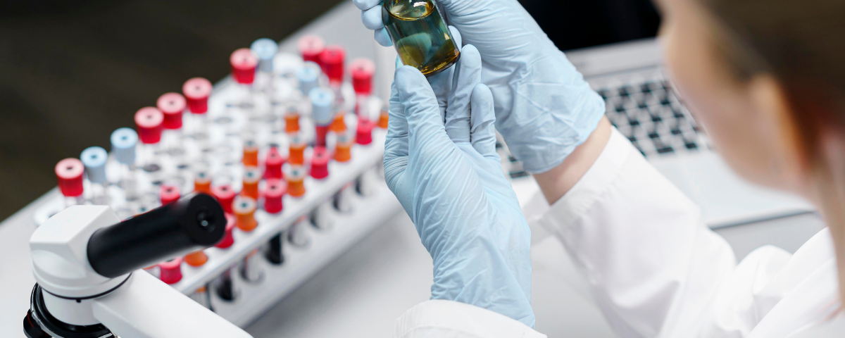 representational pic of a scientist working on drug discovery in a laboratory.